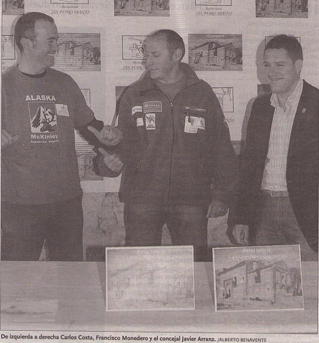 De izquierda a derecha Carlos Costa, Paco Monedero y el concejal Javier Arranz