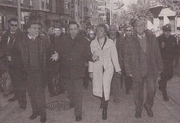 La vicepresidenta primera del Gobierno, María Teresa Fernández de la Vega, visitó ayer la remodelada calle José Zorrilla de Segovia