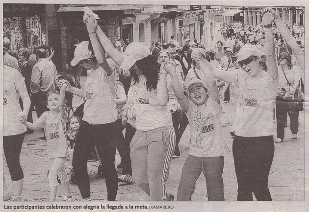 Las participantes celebraron con alegría la llegada a la meta