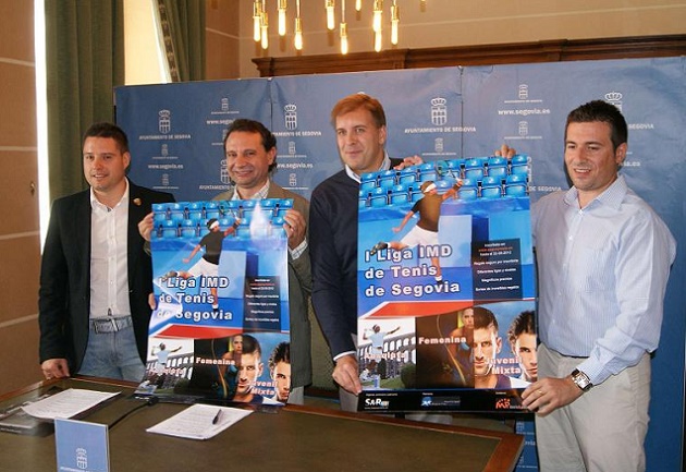Javier Arranz, Pedro Arahuetes, Juan Antonio Suárez y Fernando de la Paz durante la presentación de la I Liga IMD de Tenis de Segovia
