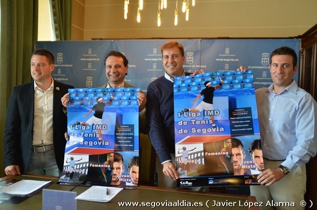 Javier Arranz, Pedro Arahuetes, Juan Antonio Suárez y Fernando de la Paz durante la presentación de la I Liga IMD de Tenis de Segovia